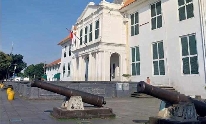 koleksi kuno di museum fatahillah